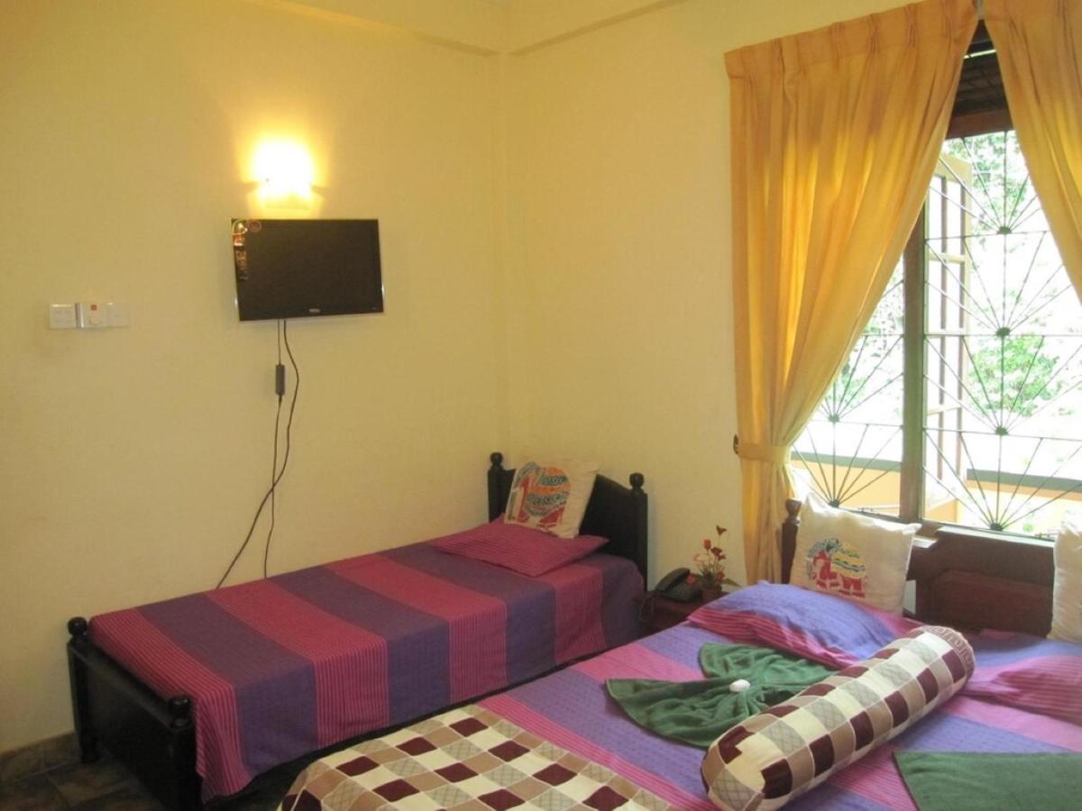 Kandy Paradise Hotel & Spa Gelioya エクステリア 写真