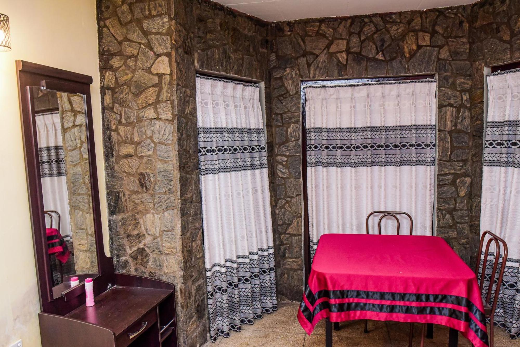 Kandy Paradise Hotel & Spa Gelioya エクステリア 写真