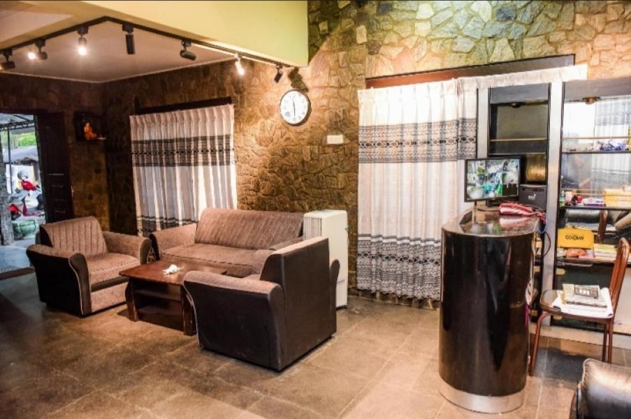 Kandy Paradise Hotel & Spa Gelioya エクステリア 写真